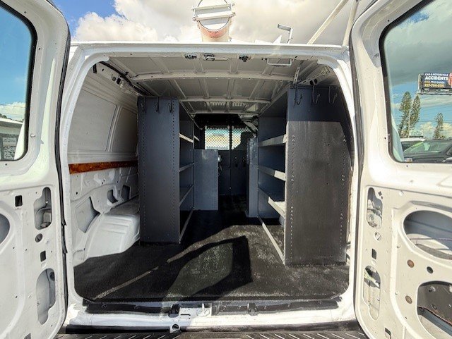 Used 2009 Ford E-350 and Econoline 350 Super Duty image 13
