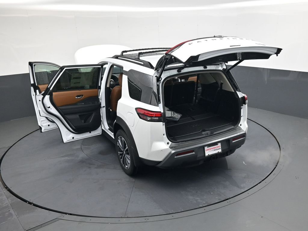 New 2026 Nissan Pathfinder Platinum w/ Cargo Package AWD/4WD image 48