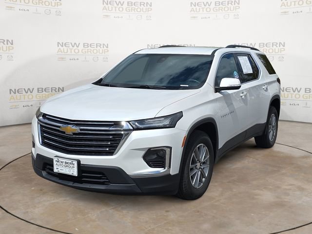 Used 2023 Chevrolet Traverse LT image 1