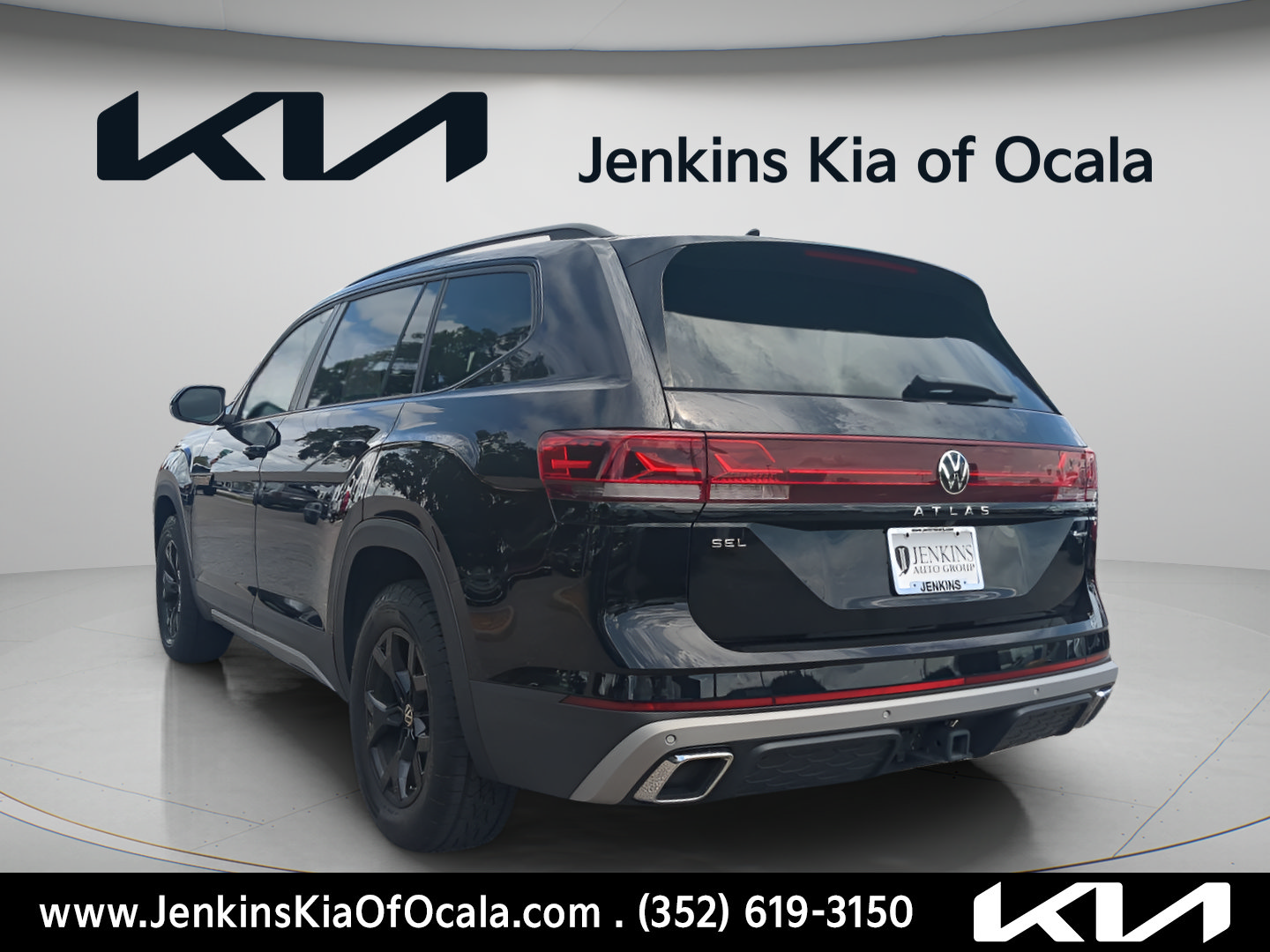 Used 2024 Volkswagen Atlas Peak Edition SEL AWD/4WD image 5