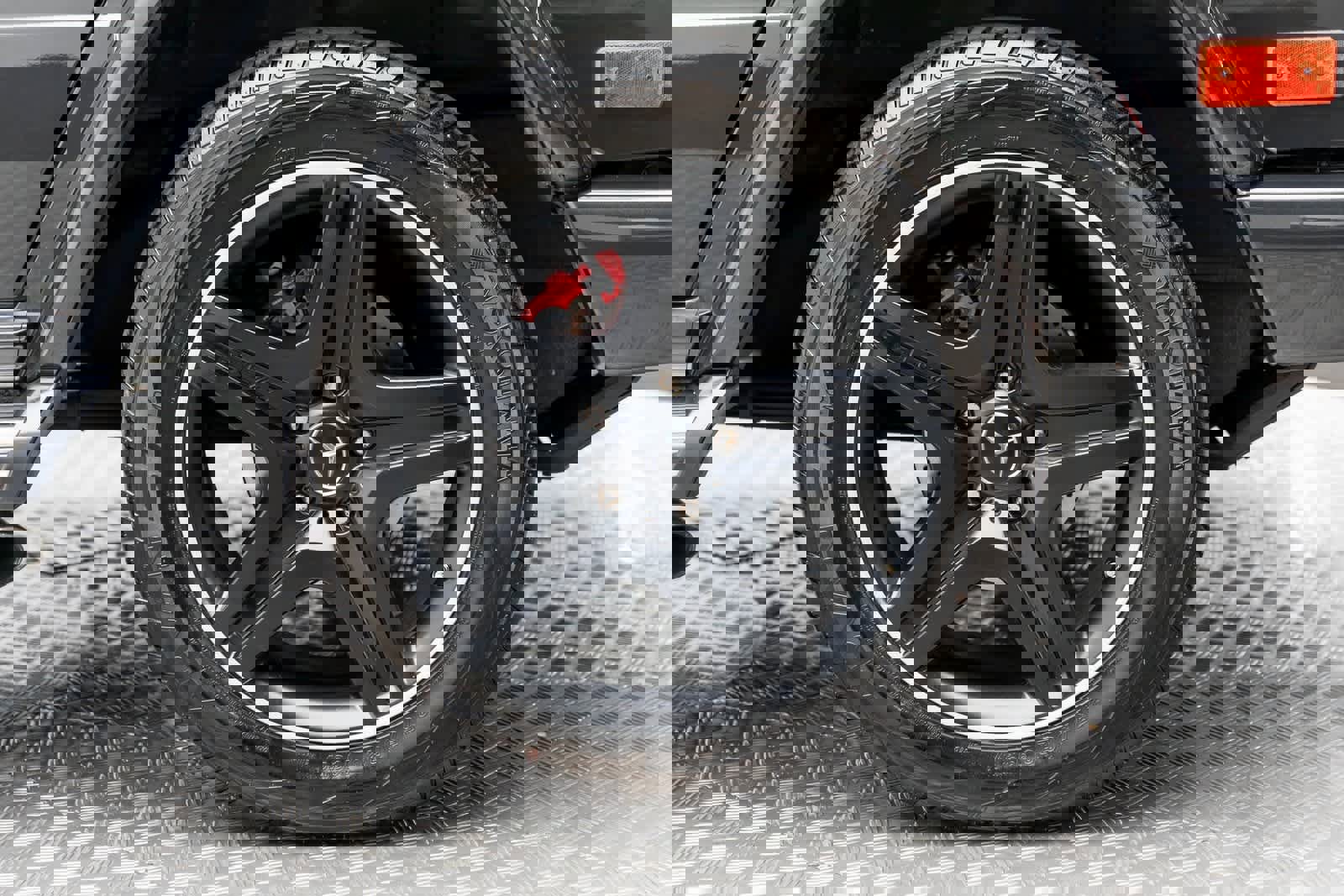 Used 2014 Mercedes-Benz G 63 AMG 4MATIC image 54