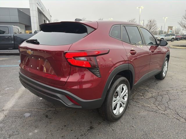 Used 2024 Chevrolet Trax LS image 3
