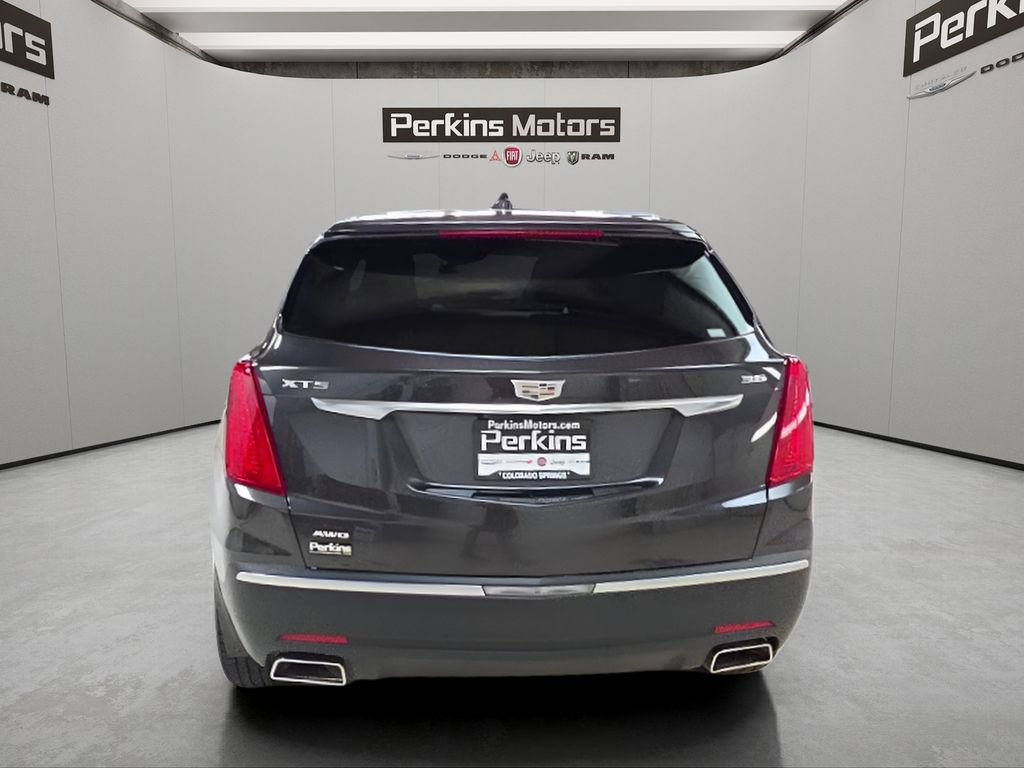 Used 2017 Cadillac XT5 Premium Luxury AWD/4WD image 4