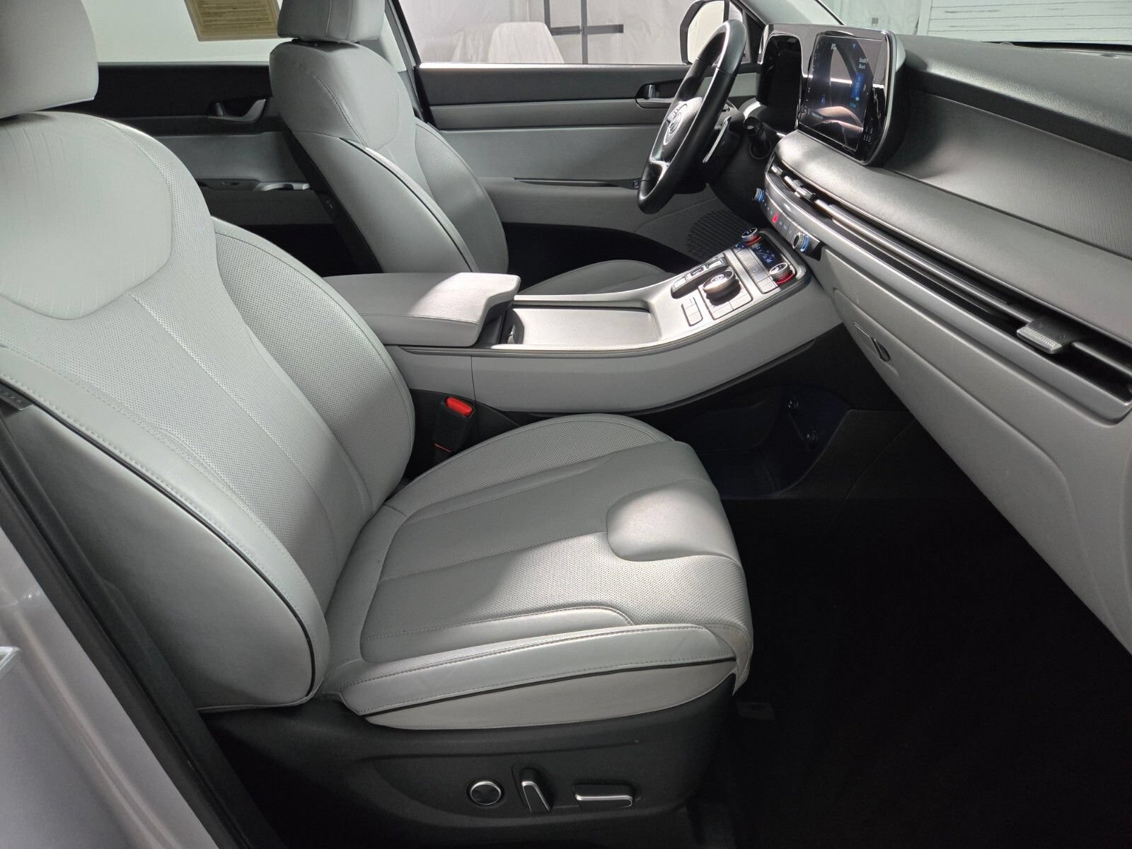 Used 2024 Hyundai Palisade SEL FWD image 18