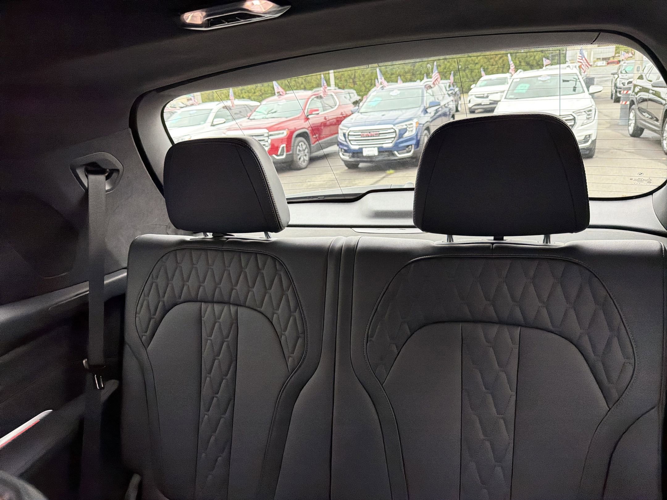 Used 2022 BMW X7 M50i w/ Cold Weather Package image 29