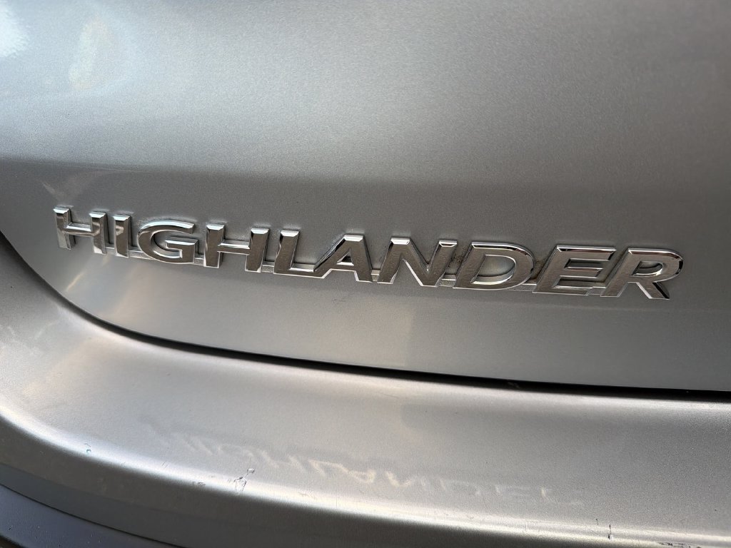 Used 2014 Toyota Highlander Limited Platinum AWD/4WD image 15