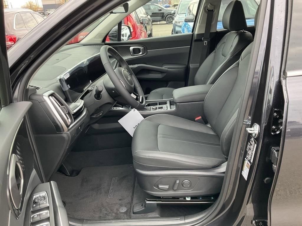 Certified 2025 Kia Sorento S image 16