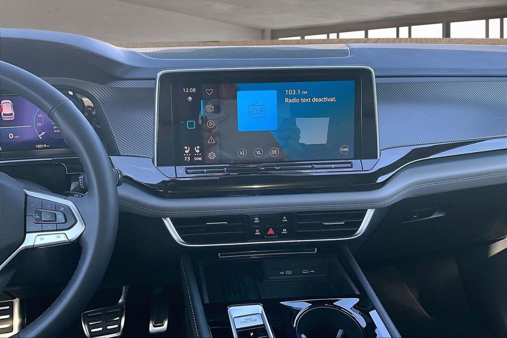 Used 2025 Volkswagen Atlas Cross Sport SEL R-Line image 6