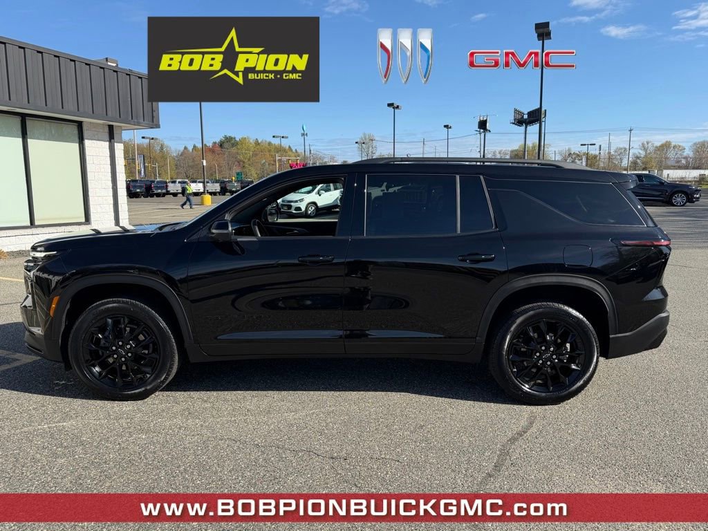 Used 2026 Chevrolet Traverse LT w/ Midnight/Sport Edition AWD/4WD image 2