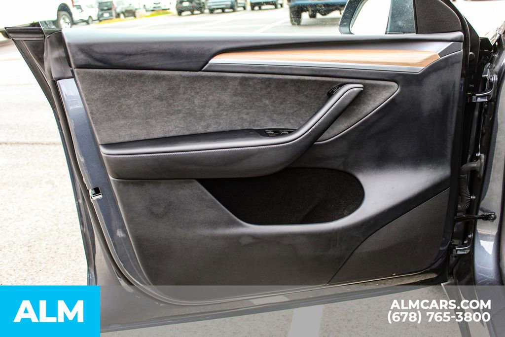 Used 2023 Tesla Model Y Long Range image 35