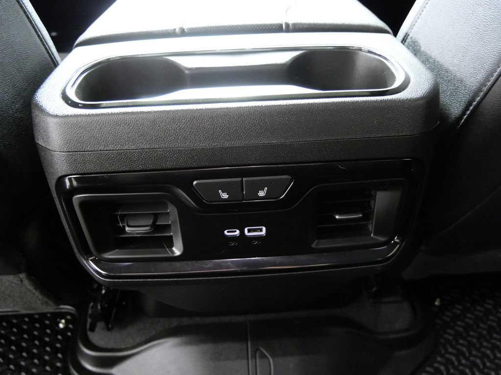 Used 2024 GMC Sierra 1500 AT4 w/ Technology Package AWD/4WD image 23