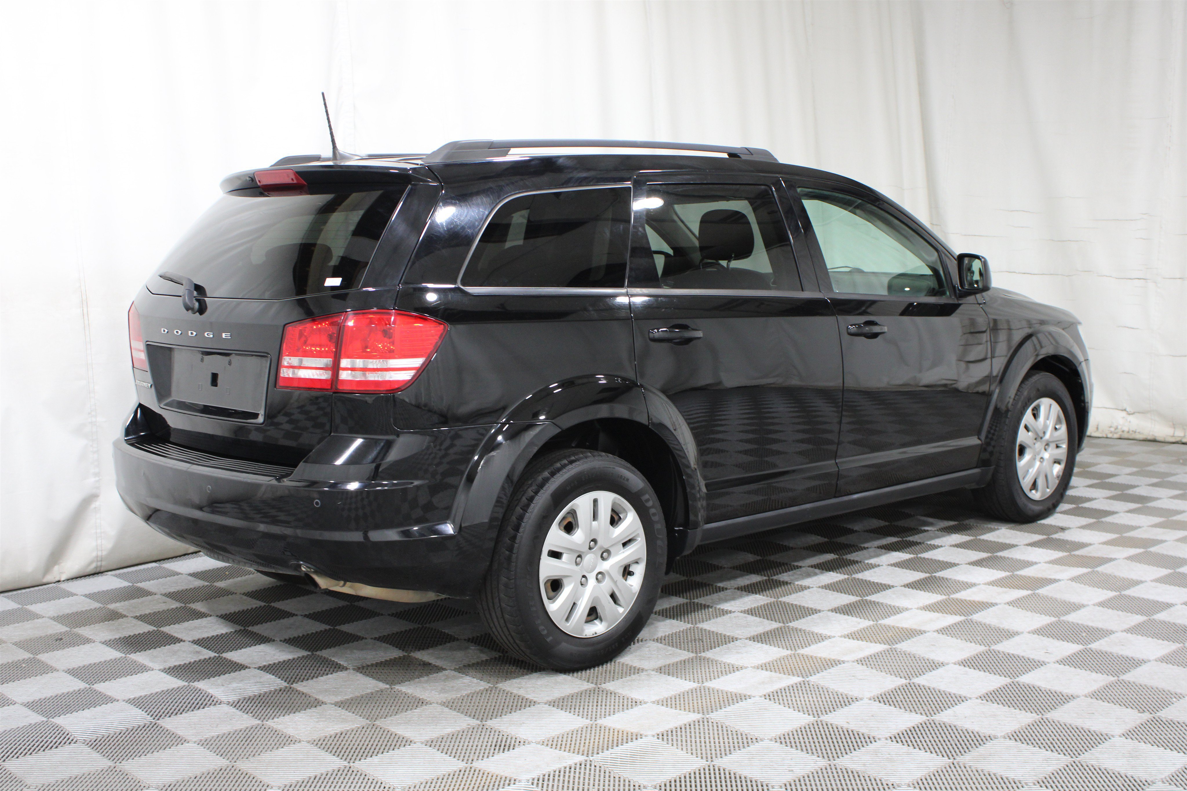 Used 2020 Dodge Journey SE w/ SE Popular Equipment Group FWD image 29