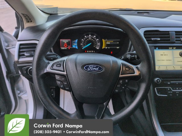 Used 2018 Ford Fusion SE w/ Fusion SE Technology Package FWD image 14