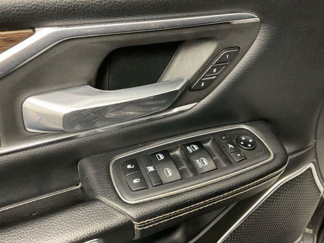 Used 2019 RAM 1500 Laramie w/ Off Road Group AWD/4WD image 11