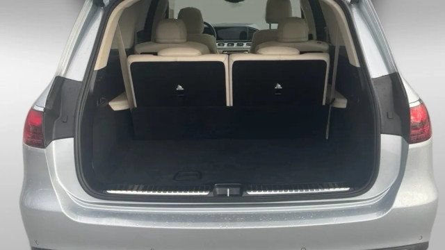 Used 2024 Mercedes-Benz GLS 450 4MATIC image 10