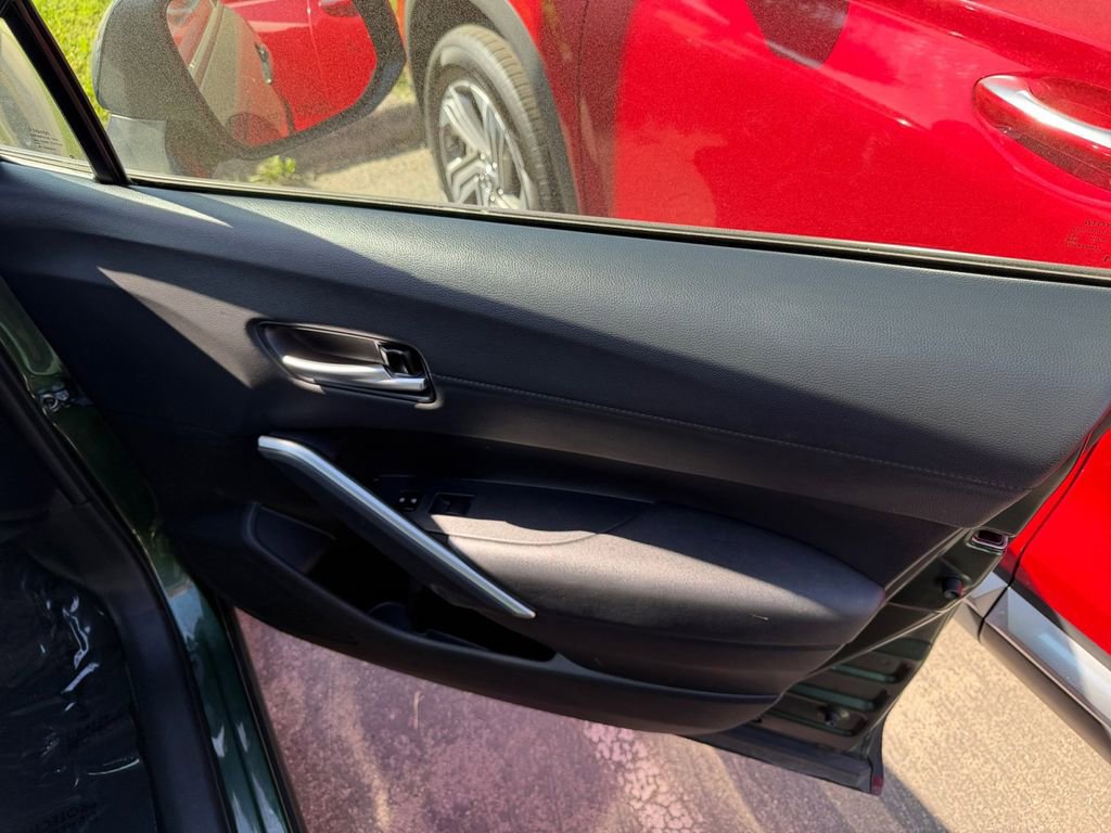 Used 2024 Toyota Corolla Cross XLE image 27