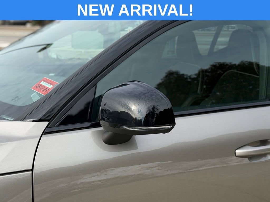 Used 2022 Volvo XC40 T5 R-Design w/ Advanced Package image 16