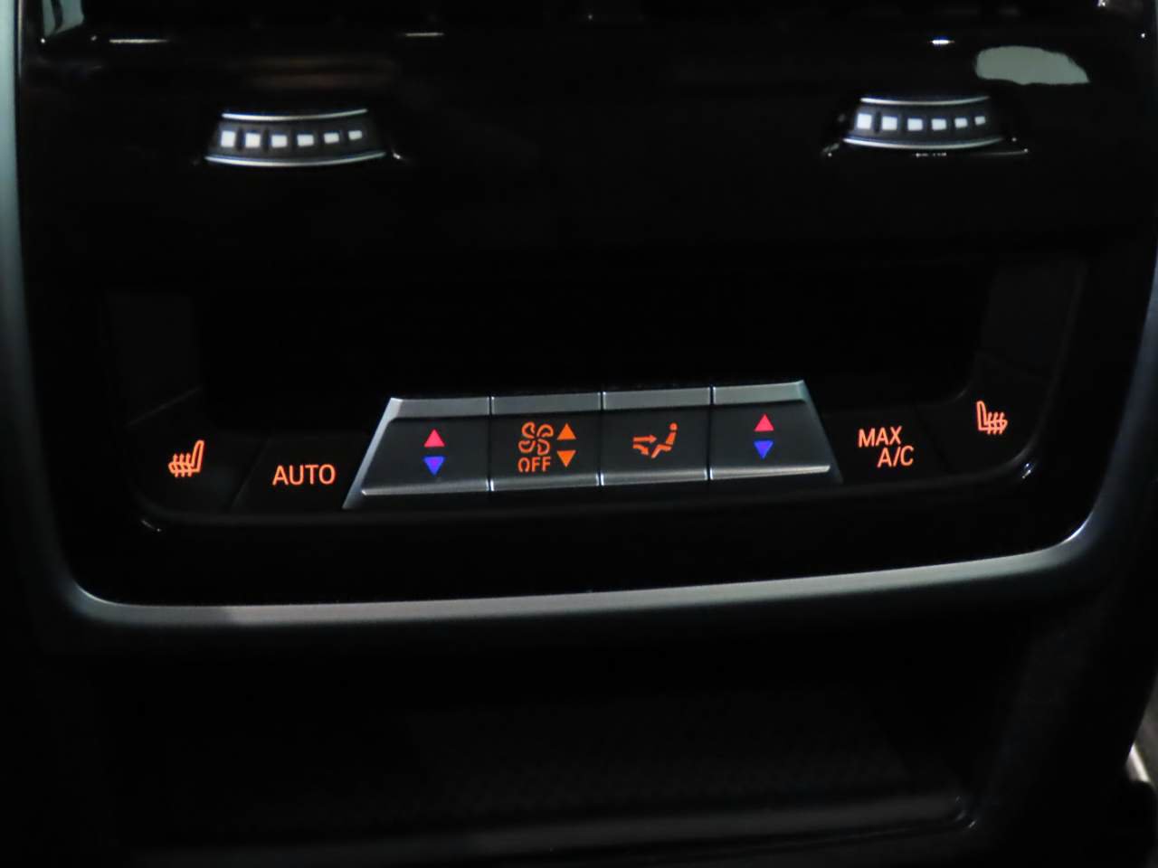 Used 2025 BMW X5 sDrive40i w/ Climate Comfort Package RWD image 17