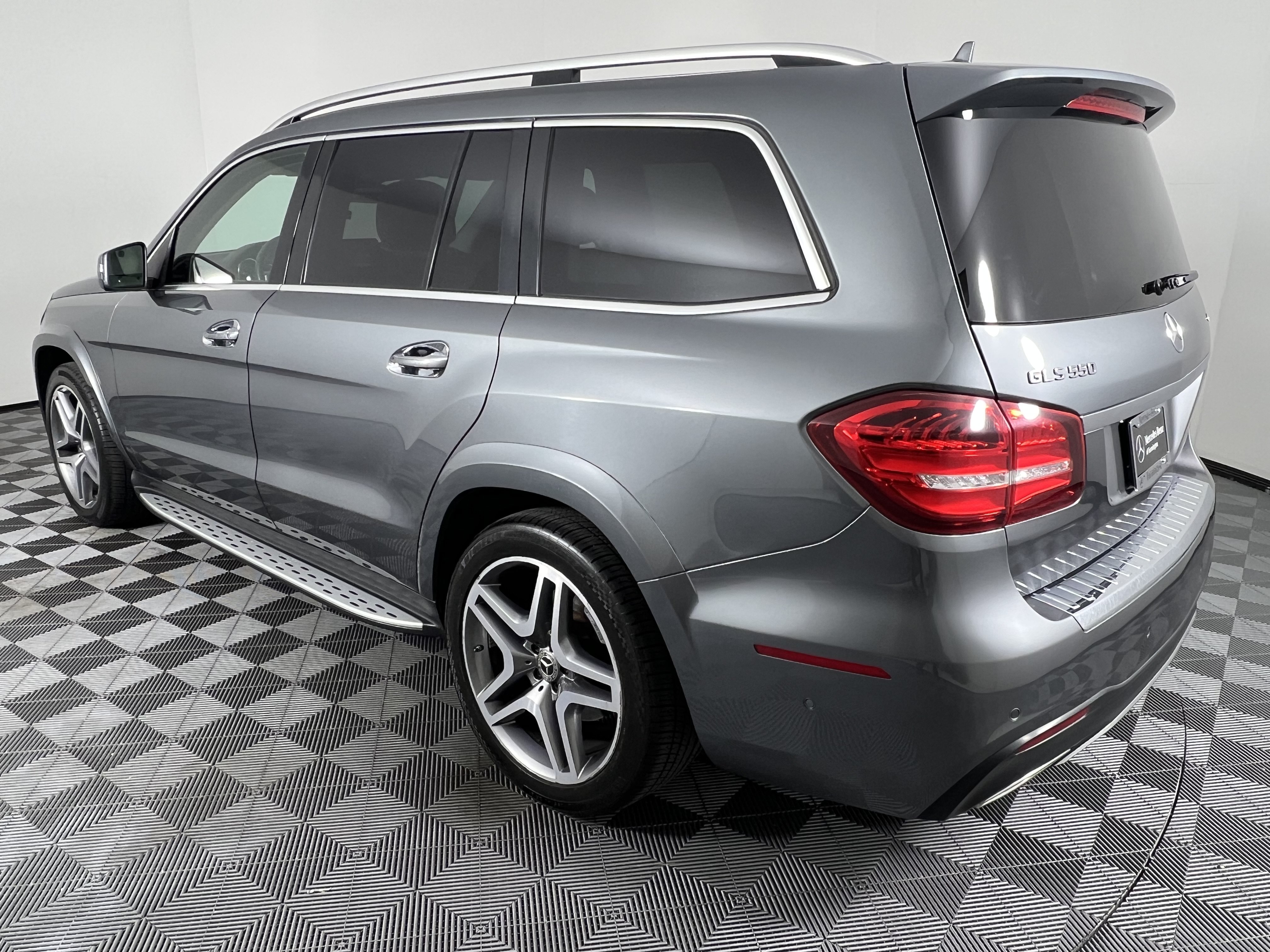 Used 2017 Mercedes-Benz GLS 550 4MATIC image 9