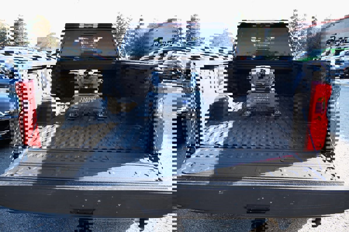 Used 2023 Chevrolet Silverado 3500 LTZ w/ LTZ Convenience Package image 11