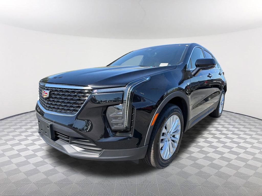 Used 2024 Cadillac XT4 Luxury w/ Cold Weather Package image 1