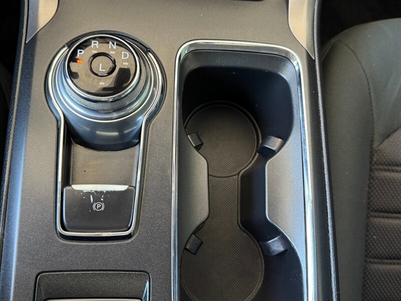 Used 2020 Ford Fusion SE image 37