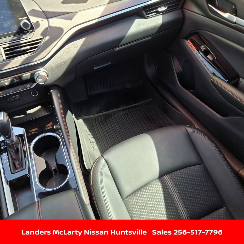 Used 2025 Nissan Altima 2.5 SR image 16