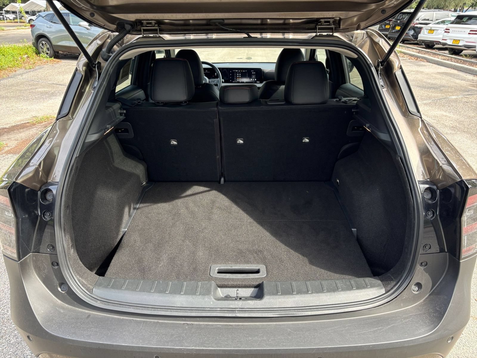 Used 2026 Nissan Kicks SR FWD image 29