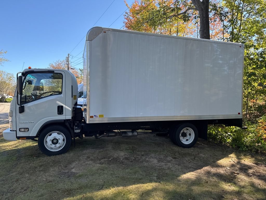 Used 2024 Chevrolet Low Cab Forward RWD image 4
