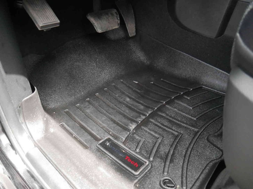Used 2018 RAM 1500 Laramie w/ Convenience Group AWD/4WD image 30