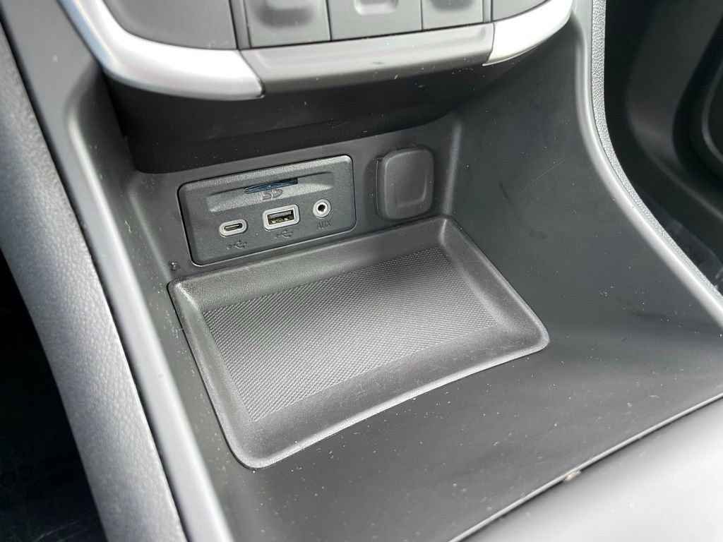 Used 2023 GMC Terrain SLT image 13