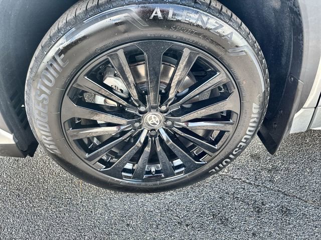 Used 2024 Toyota Highlander XSE image 19