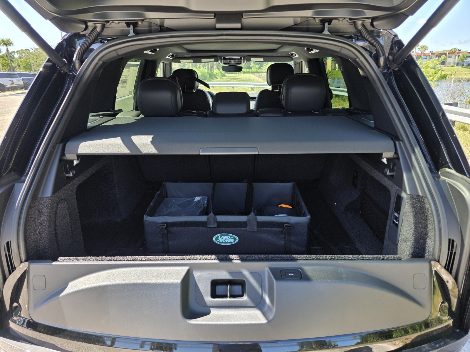 New 2026 Land Rover Range Rover SE AWD/4WD image 14