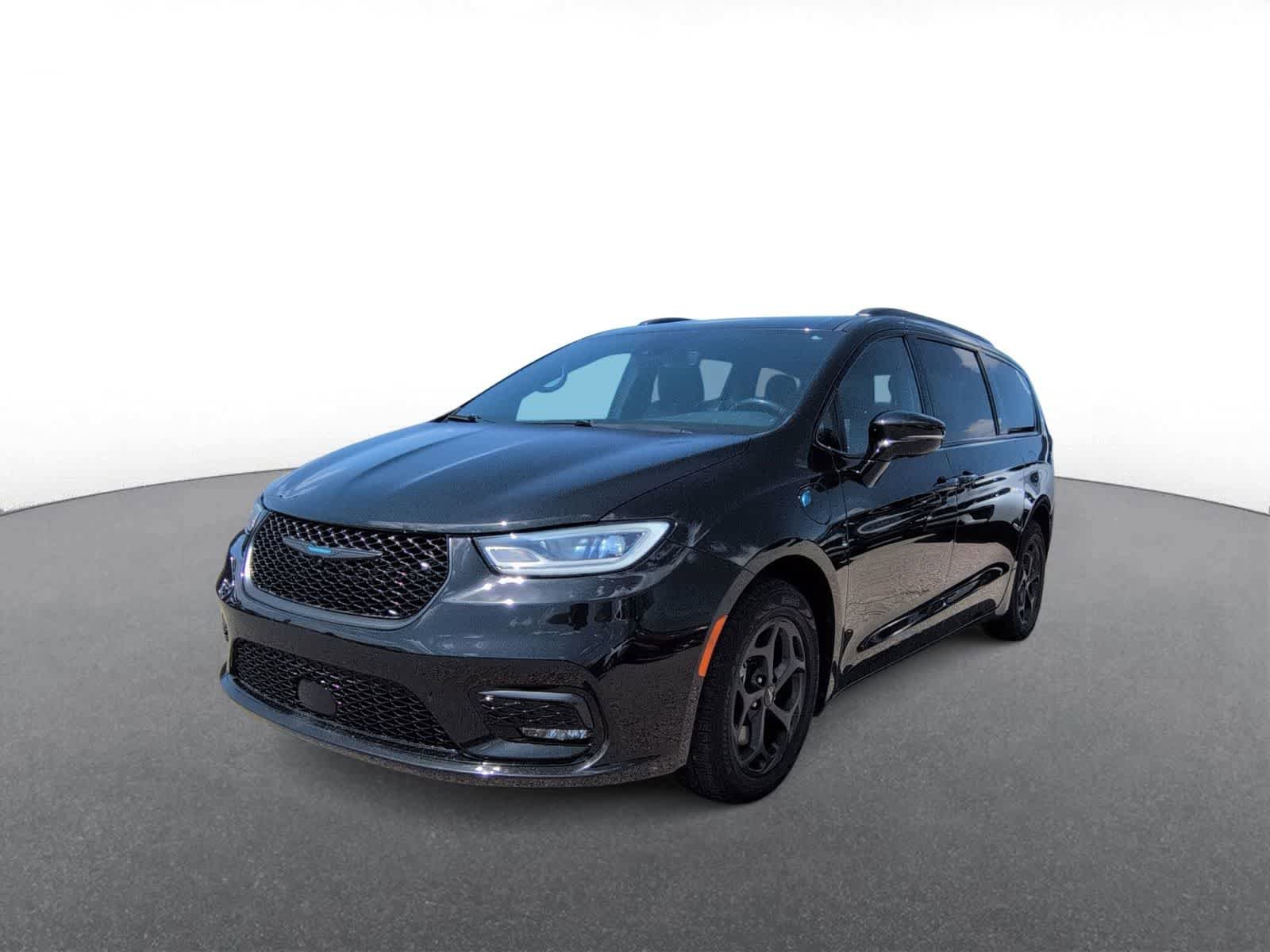 Used 2021 Chrysler Pacifica Limited w/ S Appearance Package FWD image 4