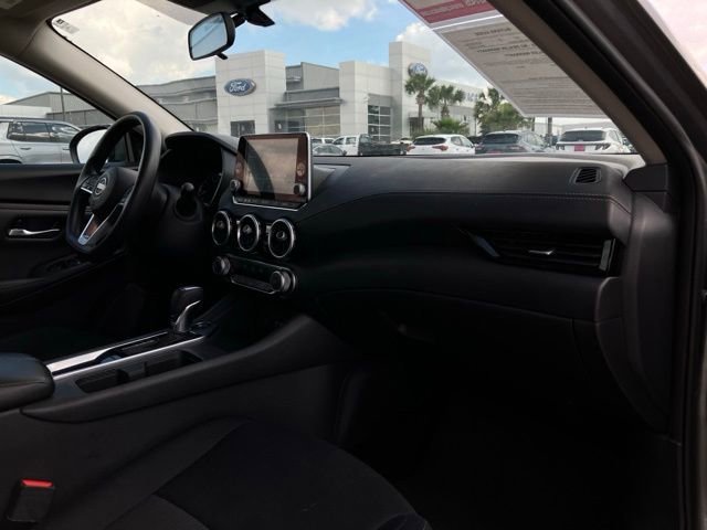 Used 2024 Nissan Sentra SV FWD image 12