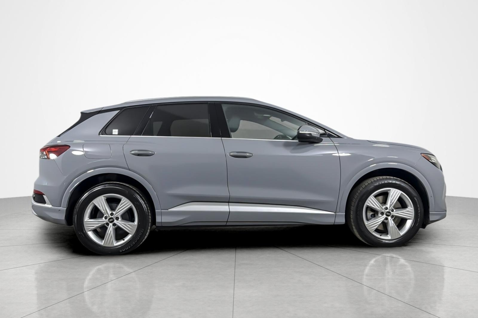 Used 2023 Audi Q4 e-tron Prestige AWD/4WD image 6