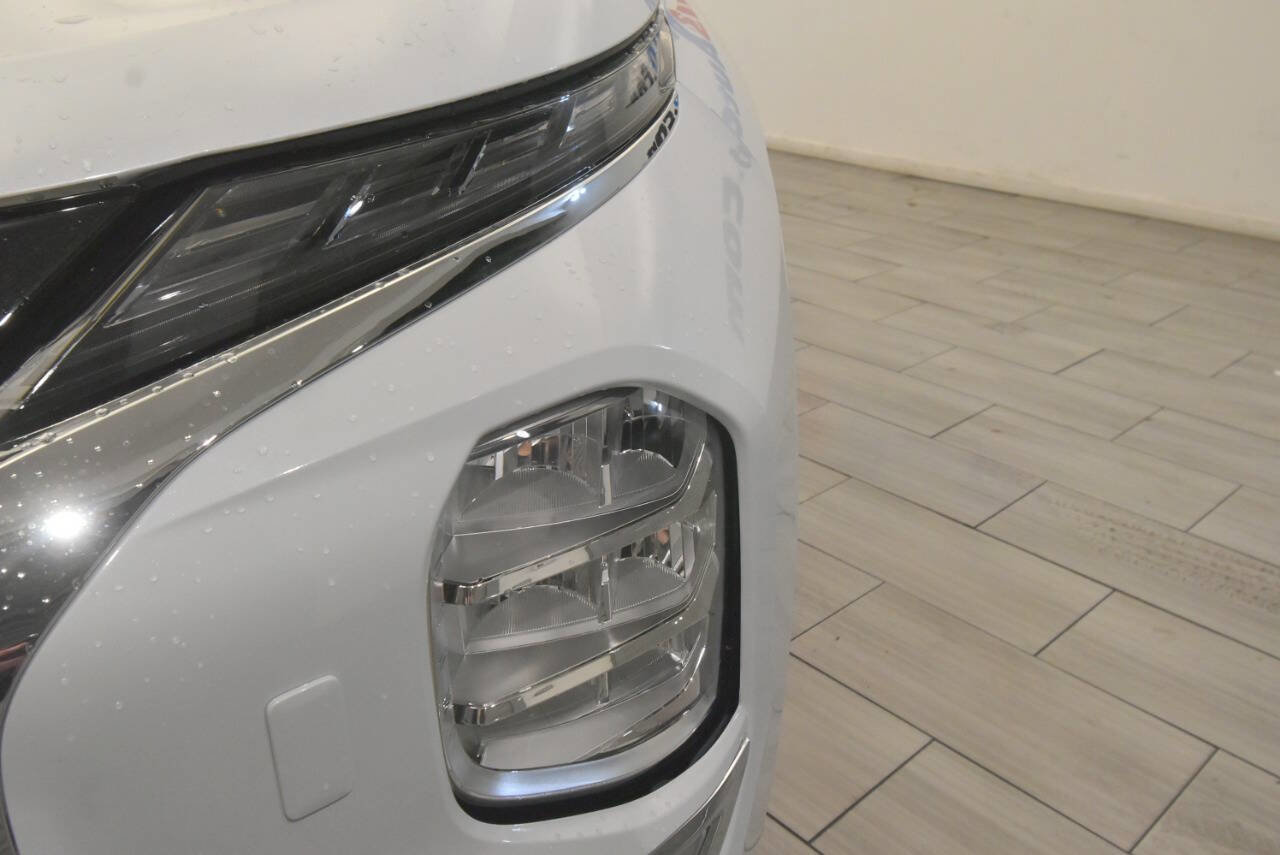 Used 2023 Mitsubishi Outlander SE Black Edition image 9