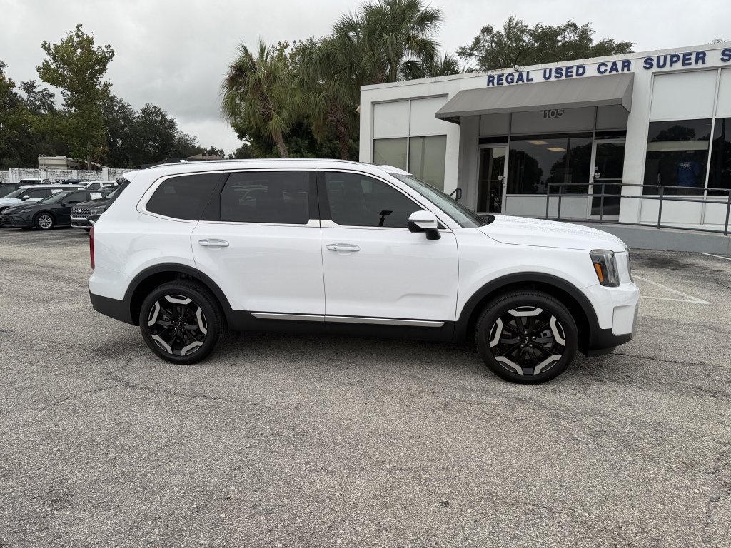 Certified 2025 Kia Telluride S AWD/4WD image 3