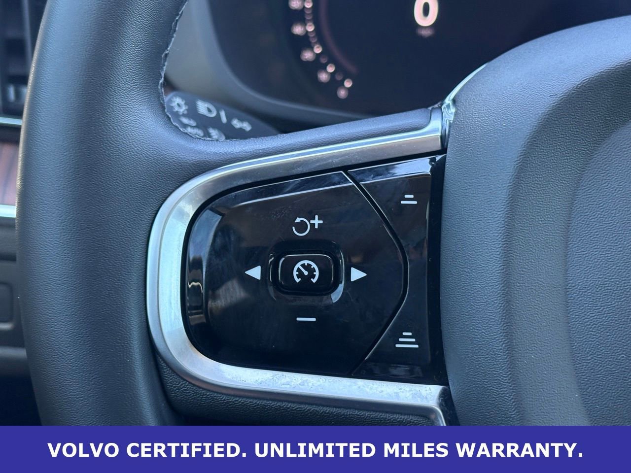 Certified 2024 Volvo XC60 B5 Plus w/ Protection Package Premier AWD/4WD image 18