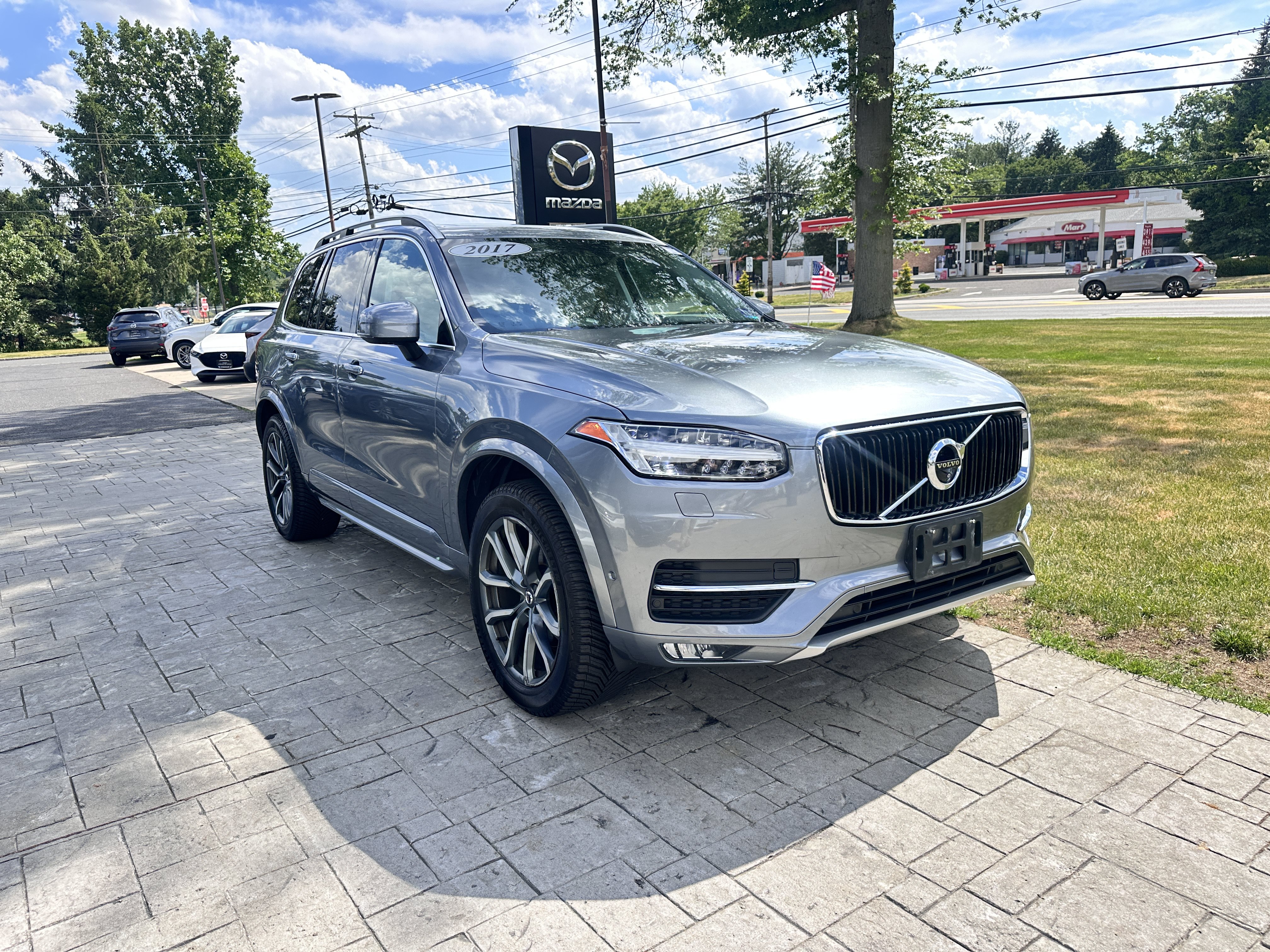 Used 2017 Volvo XC90 T6 Momentum w/ Vision Package AWD/4WD image 13