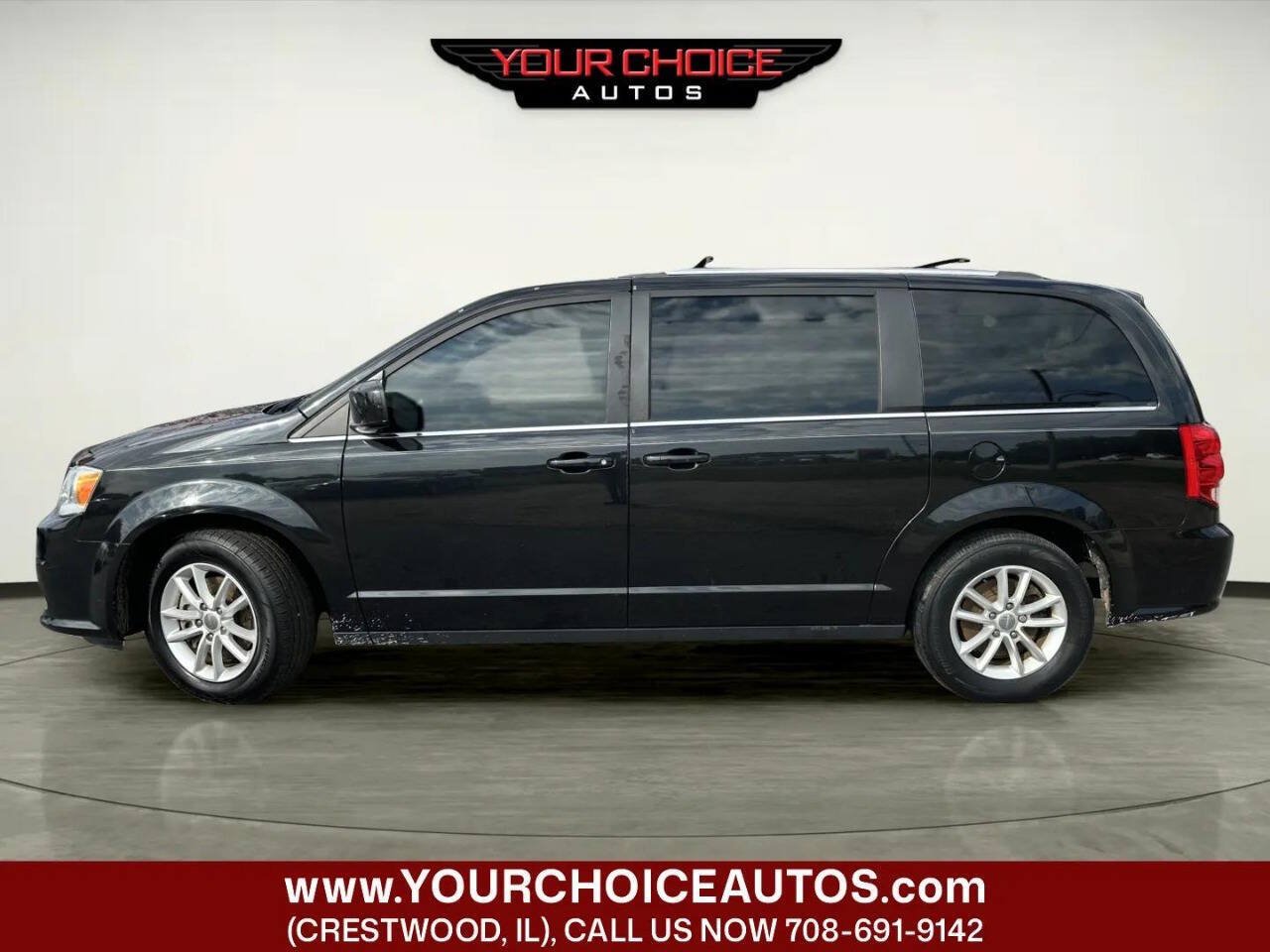 Used 2019 Dodge Grand Caravan SXT FWD image 2