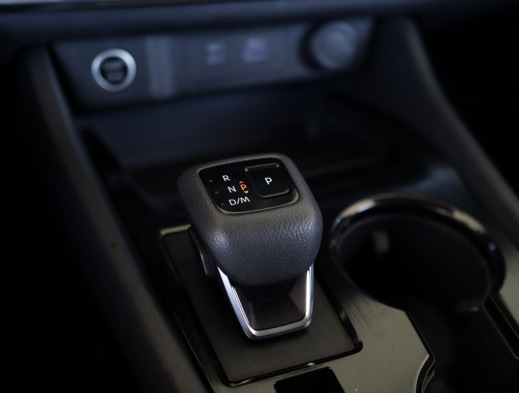 Used 2022 Nissan Rogue S image 17