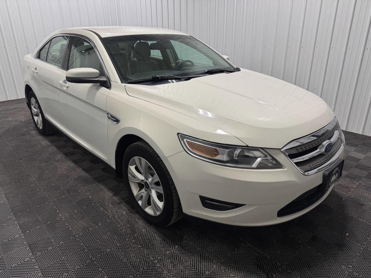 Used 2012 Ford Taurus SEL image 2