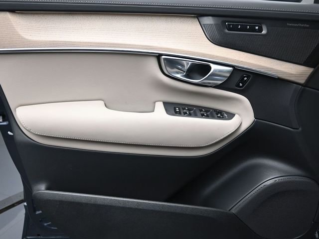 Used 2026 Volvo XC90 B6 Plus w/ Protection Package Premier image 21