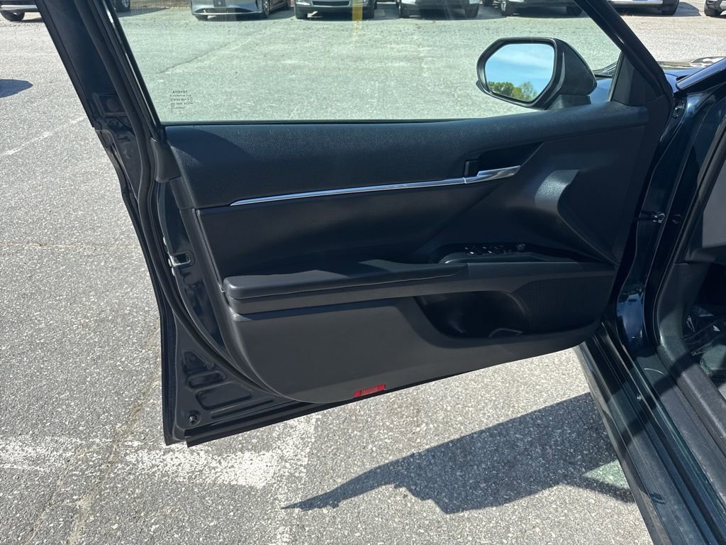 Used 2020 Toyota Camry SE image 23