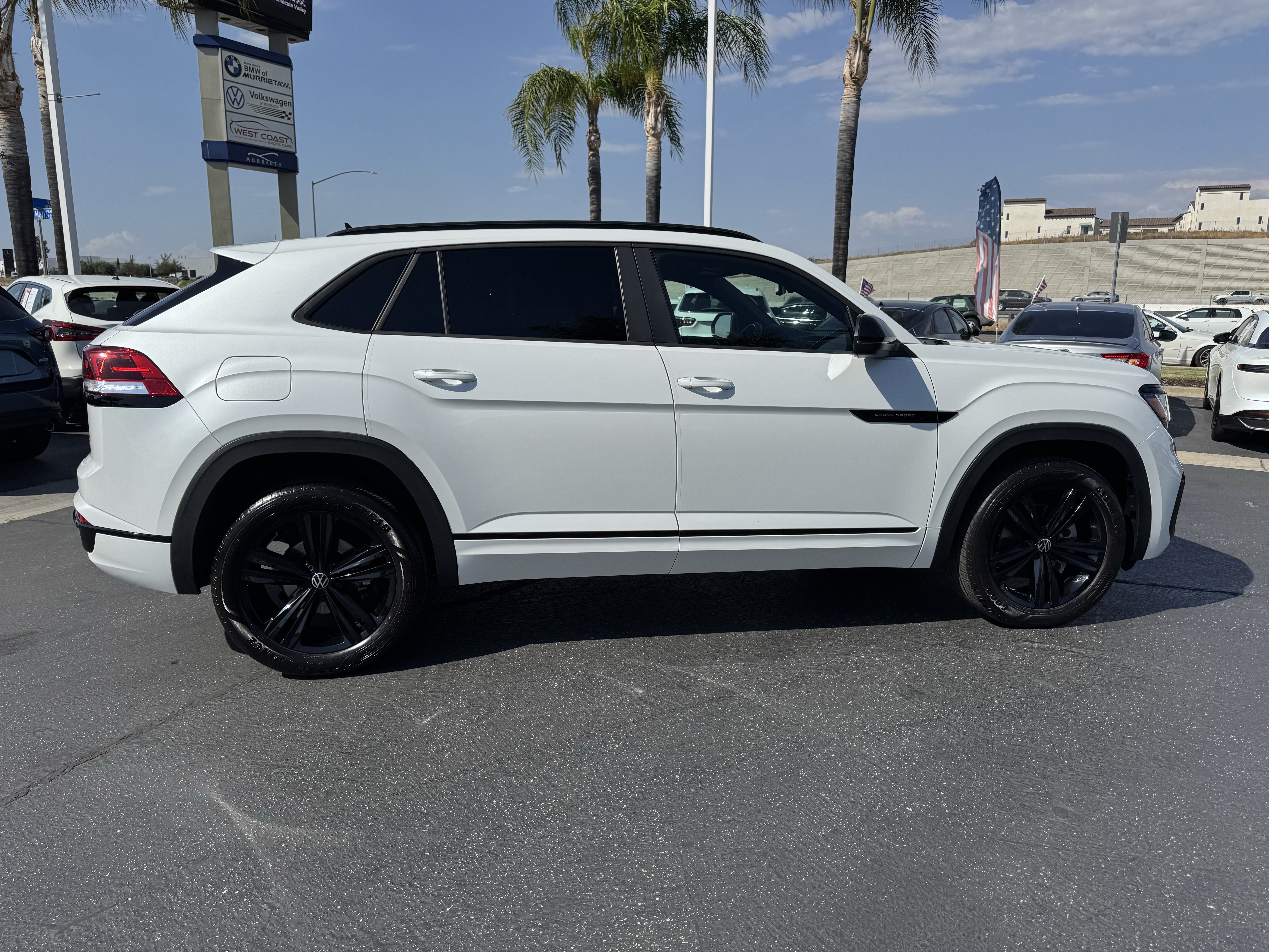 Certified 2023 Volkswagen Atlas Cross Sport SEL R-Line AWD/4WD image 5