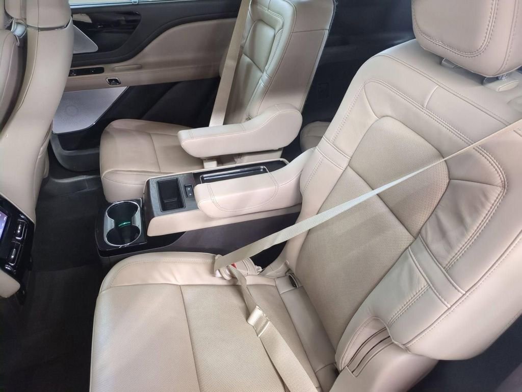Certified 2023 Lincoln Aviator Reserve w/ Equipment Group 201A image 27