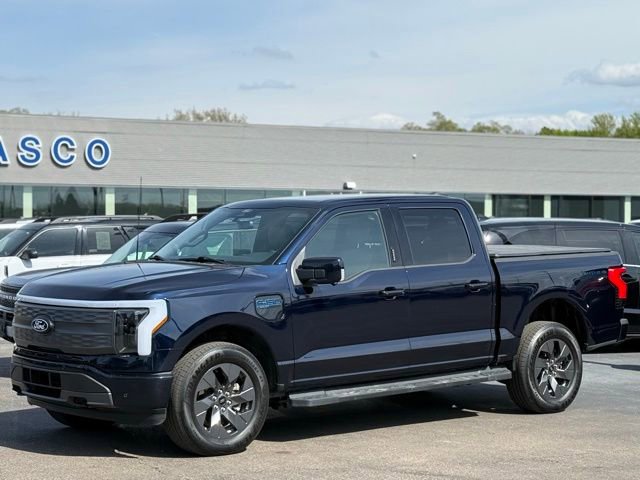 Used 2025 Ford F150 Lightning Lariat AWD/4WD image 33