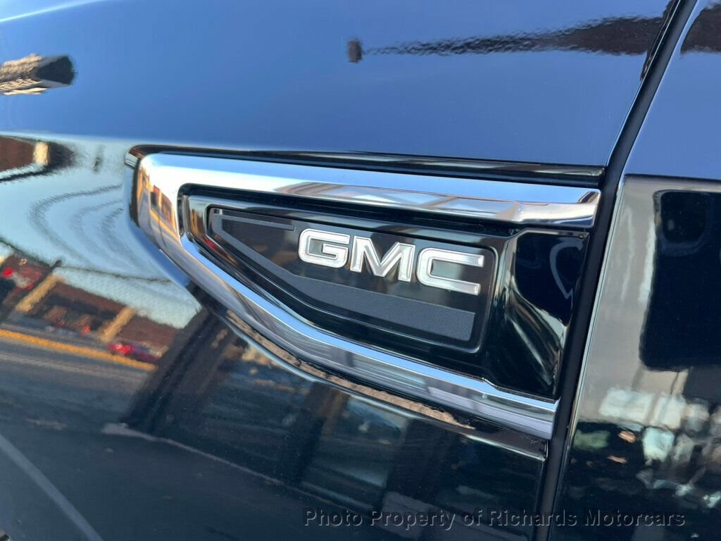 Used 2022 GMC Yukon XL SLE image 9
