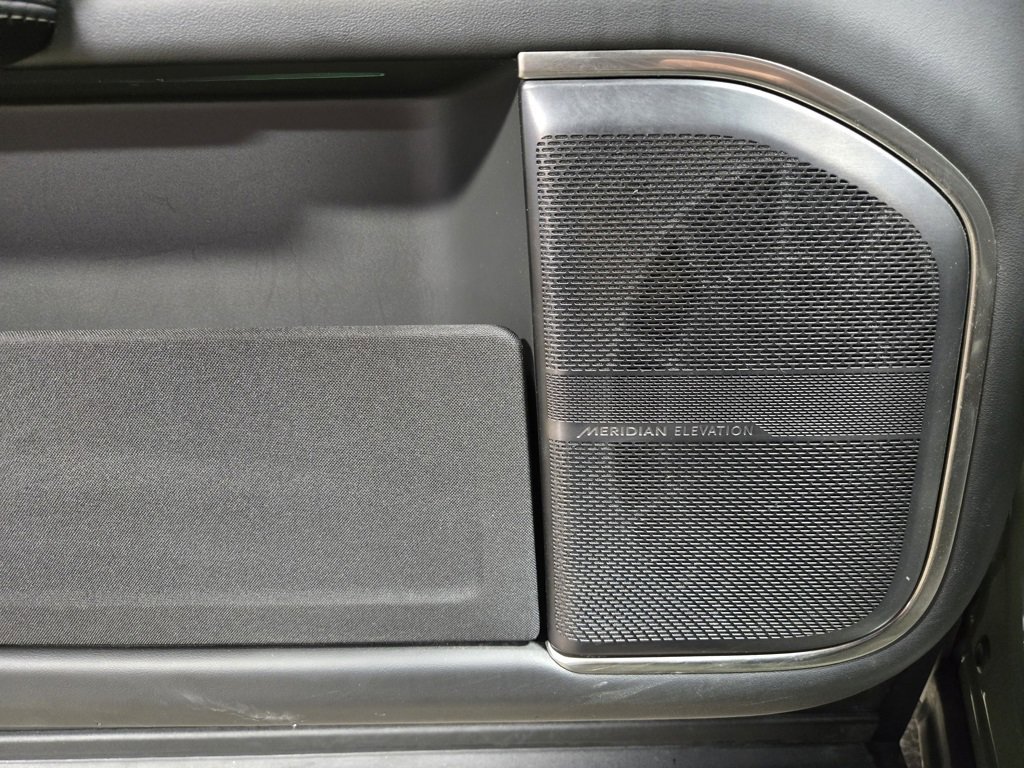 Used 2022 Rivian R1S Launch Edition image 9